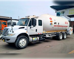 tovornjak plinska cisterna International DuraStar 4400 SBA