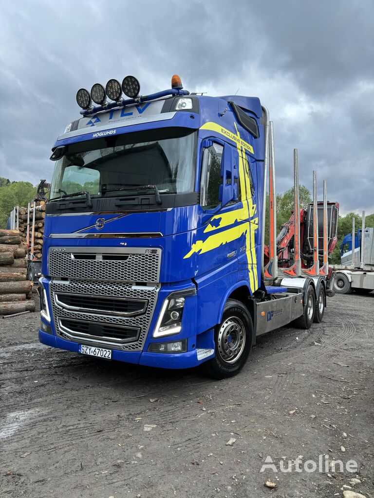 tovornjak za prevoz lesa Volvo Fh16